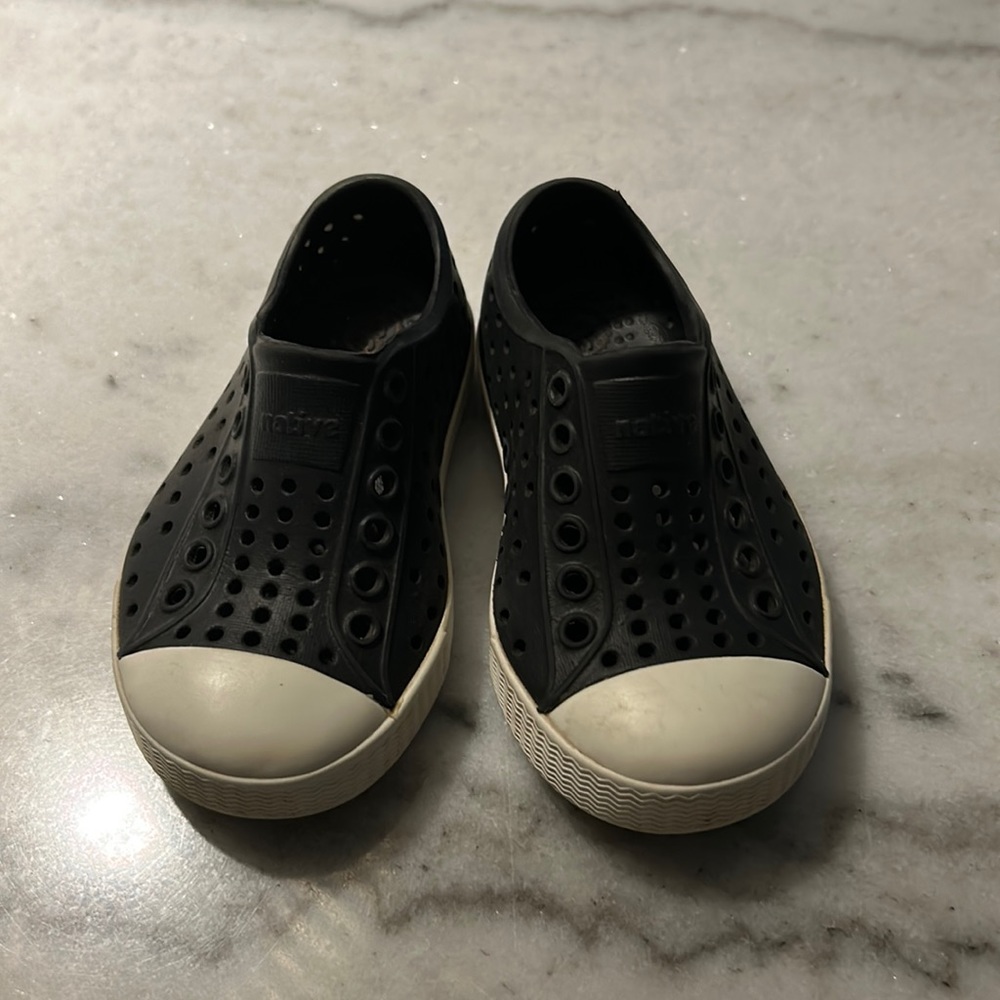 Native Black 6 Toddler Slip Ons